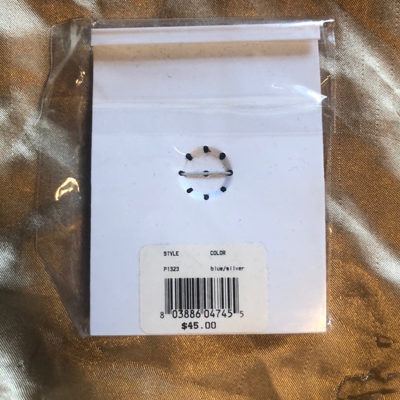 Vintage Victorian blue and silver rhinestone pin - Picture 3 of 3